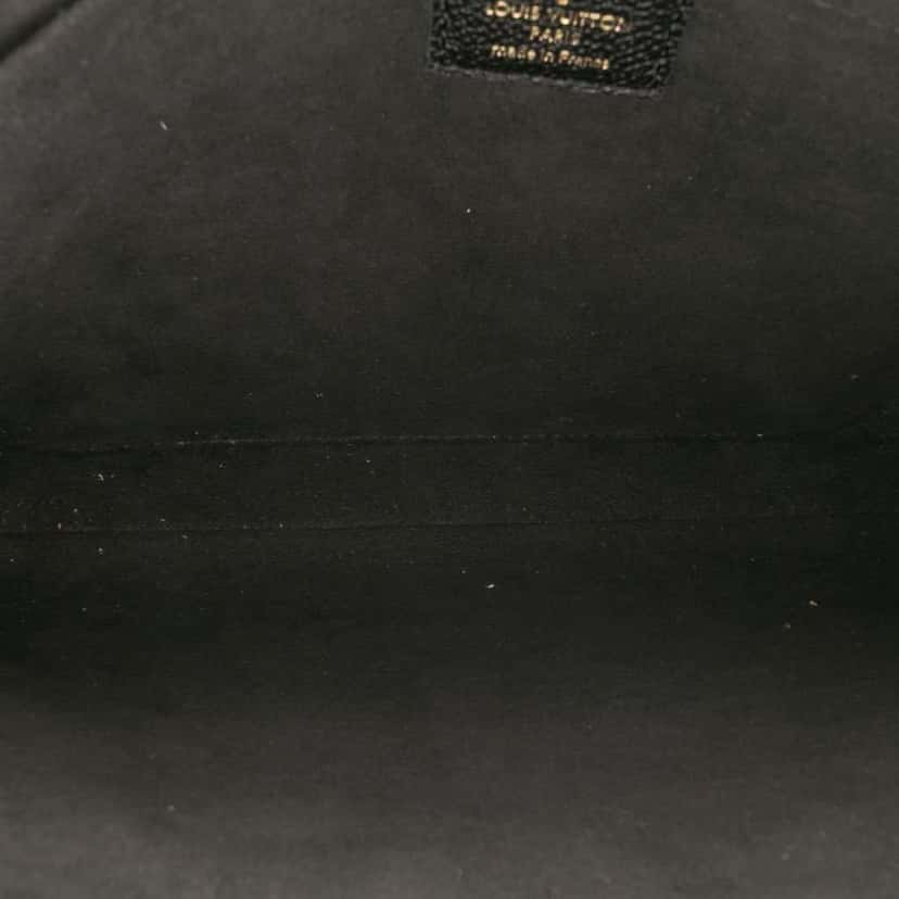 Louis Vuitton Monogram Daily Pouch Brown Canvas Good condition - Model View