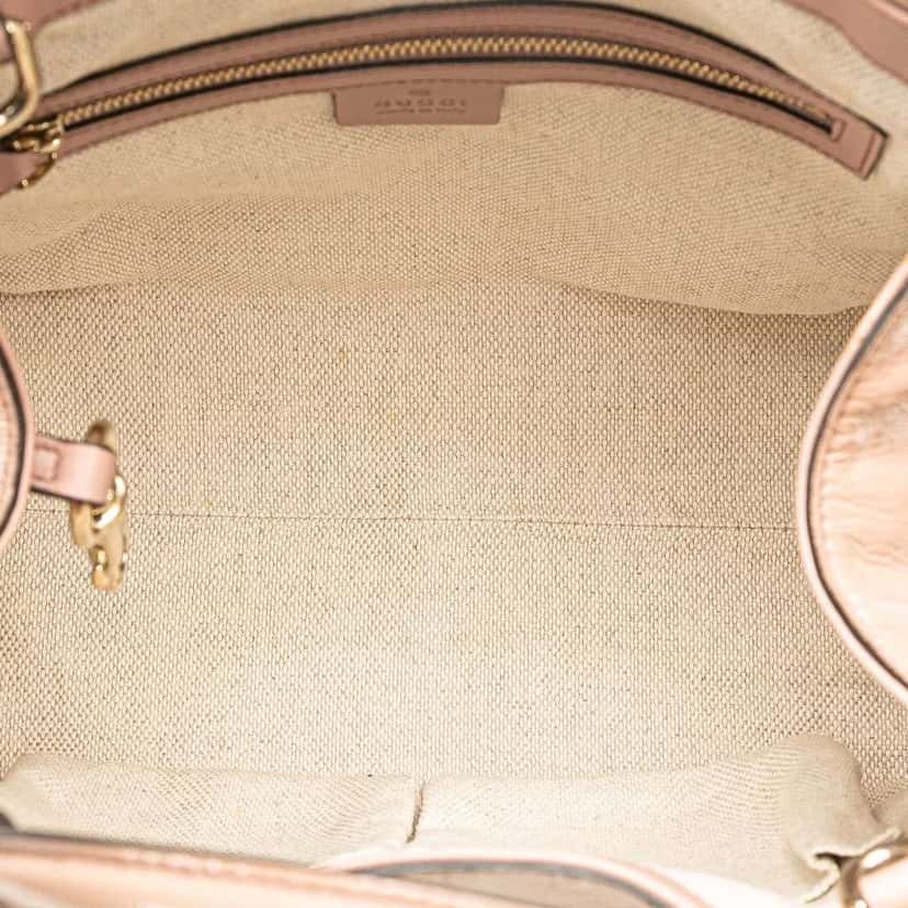 Gucci Small Patent Soho Satchel Pink Leather Good condition - Model View