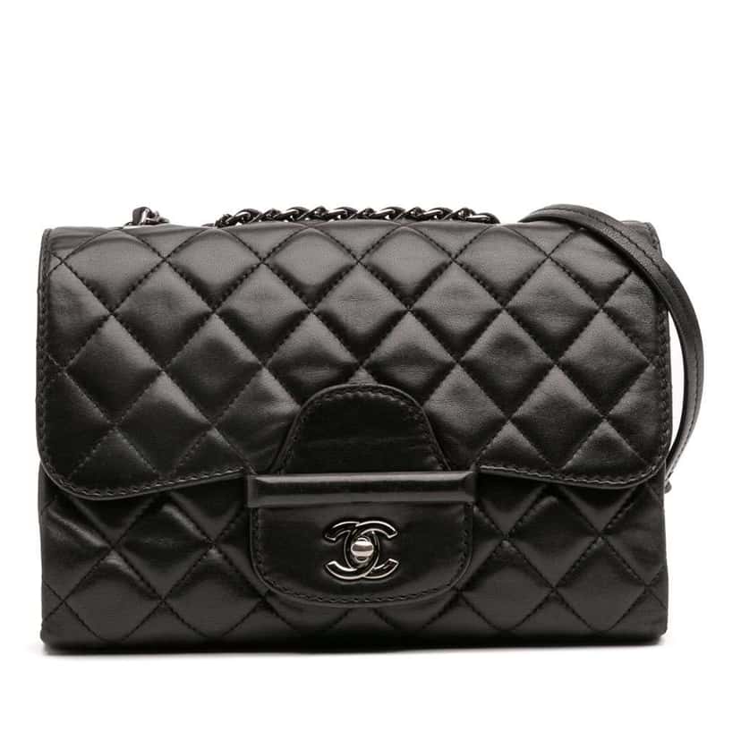 Chanel Small Quilted Lambskin Coco Loop Flap Black Leather Good condition - Front View