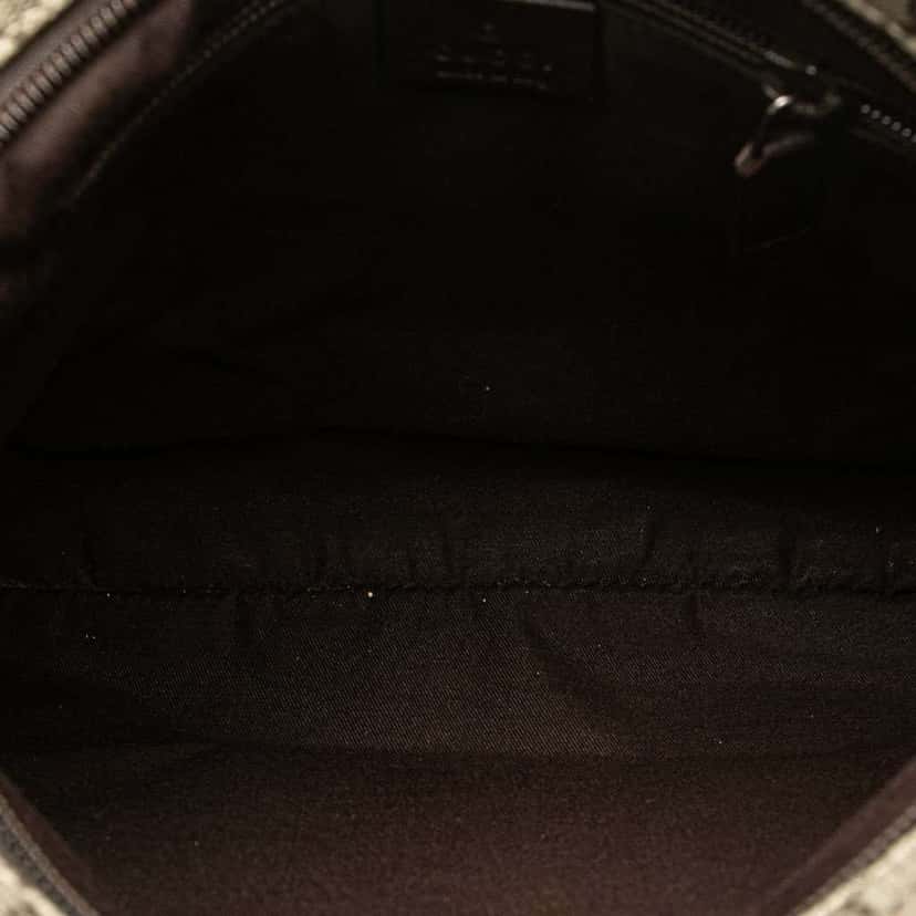 Gucci GG Supreme Crossbody Brown Canvas Good condition - Model View
