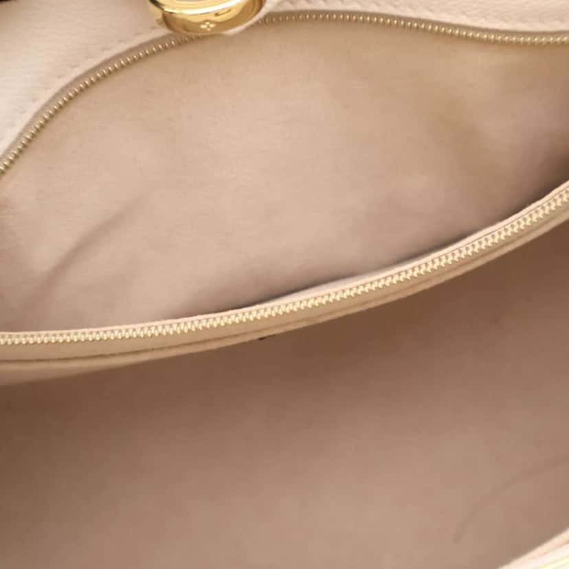 Louis Vuitton Monogram On My Side MM Red Leather Good condition - Box View