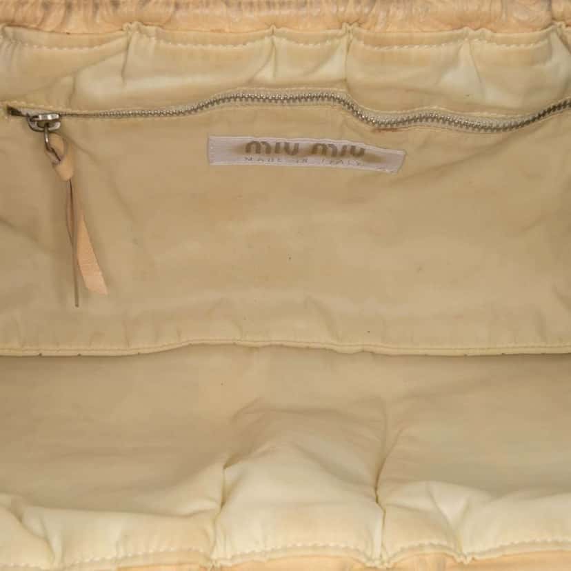 Miu Miu Leather Kiss Lock Shoulder Bag Brown Leather Good condition - Model View