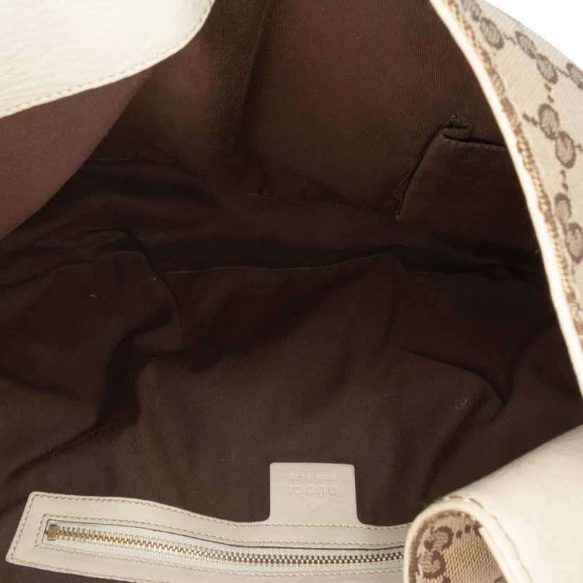 Gucci GG Canvas Charlotte Crossbody Brown Canvas Good condition - Model View