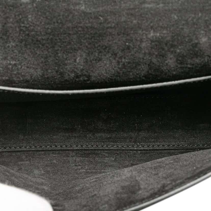 Valentino Medium Pebbled Calfskin Rockstud Flip Lock Crossbody Black Leather Good condition - Model View