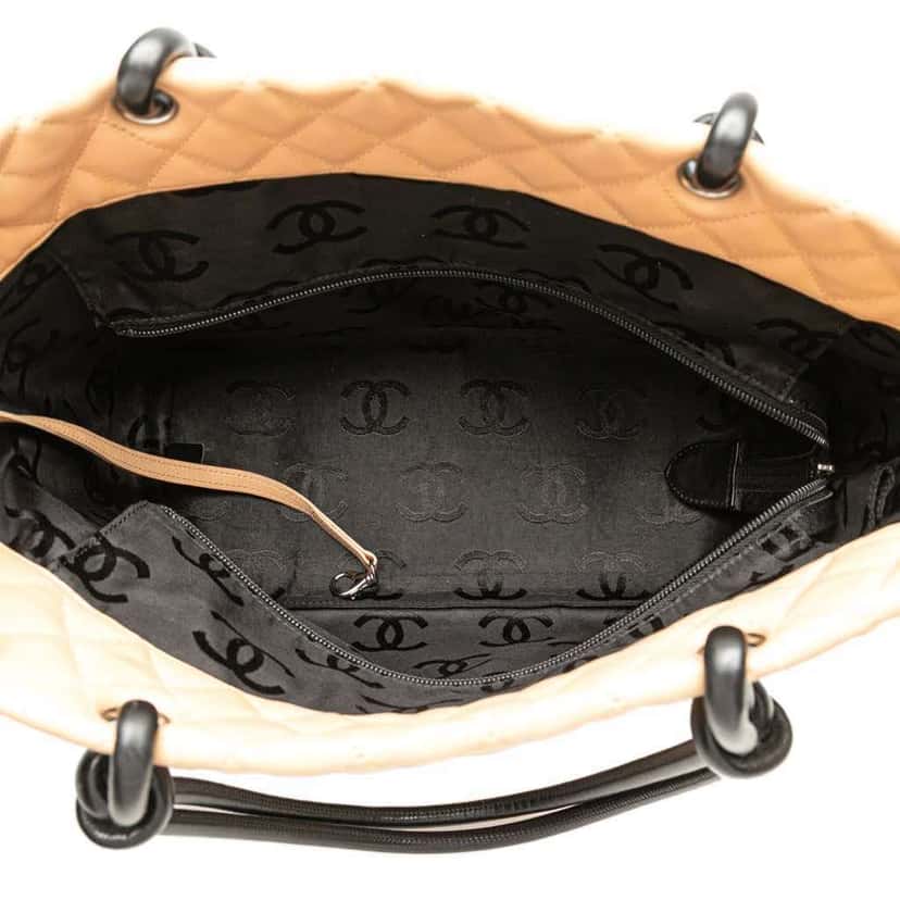 Chanel Large Quilted Lambskin Cambon Ligne Tote Brown Leather Good condition - Model View