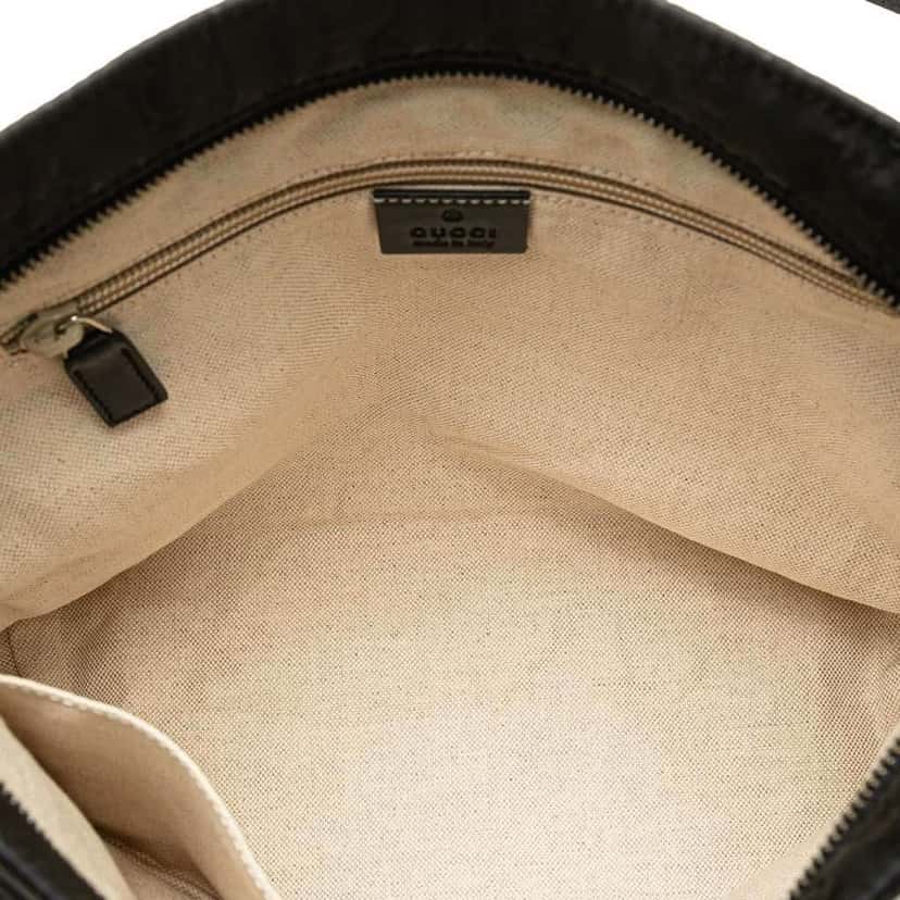 Gucci GG Nylon Crossbody Black Good condition - Model View