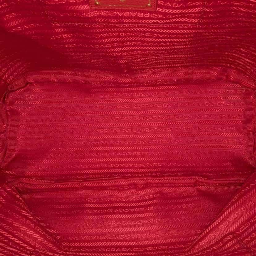 Prada Vitello Daino Side Zip Convertible Tote Red Leather Good condition - Model View