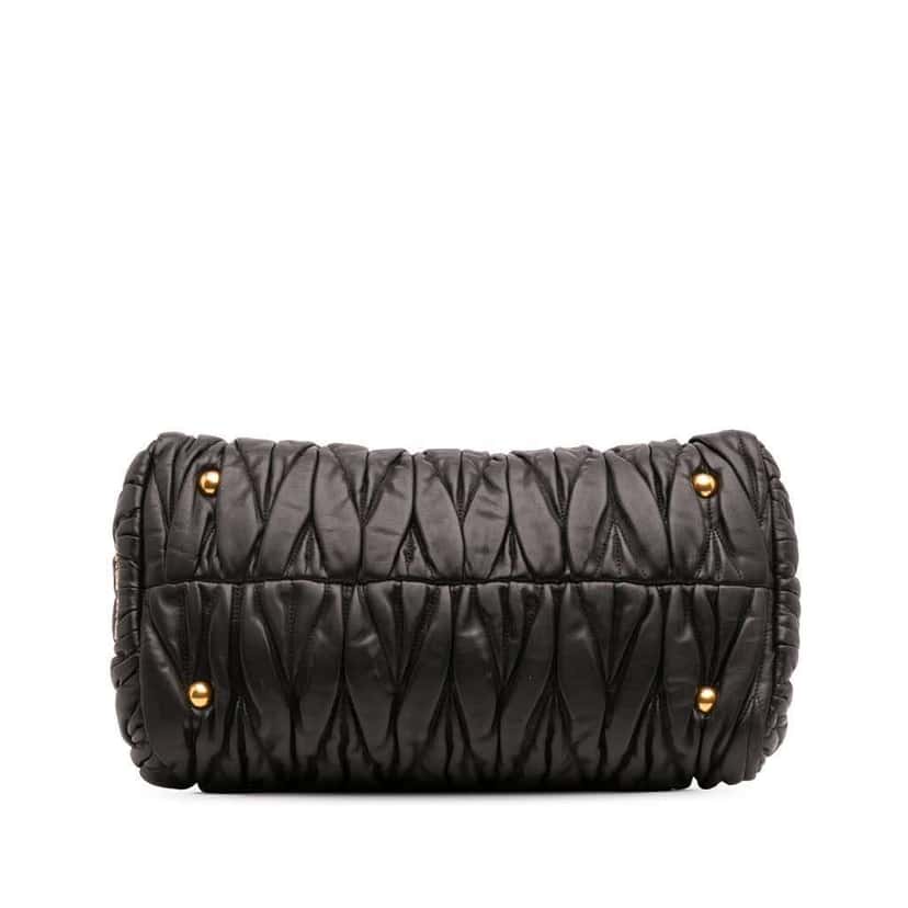 Miu Miu Matelasse Leather Turnlock Tote Black Leather Good condition - Inside View