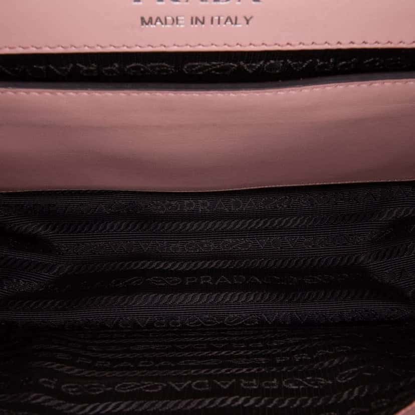 Prada City Calf Plex Ribbon Crossbody Pink Leather Good condition - Model View