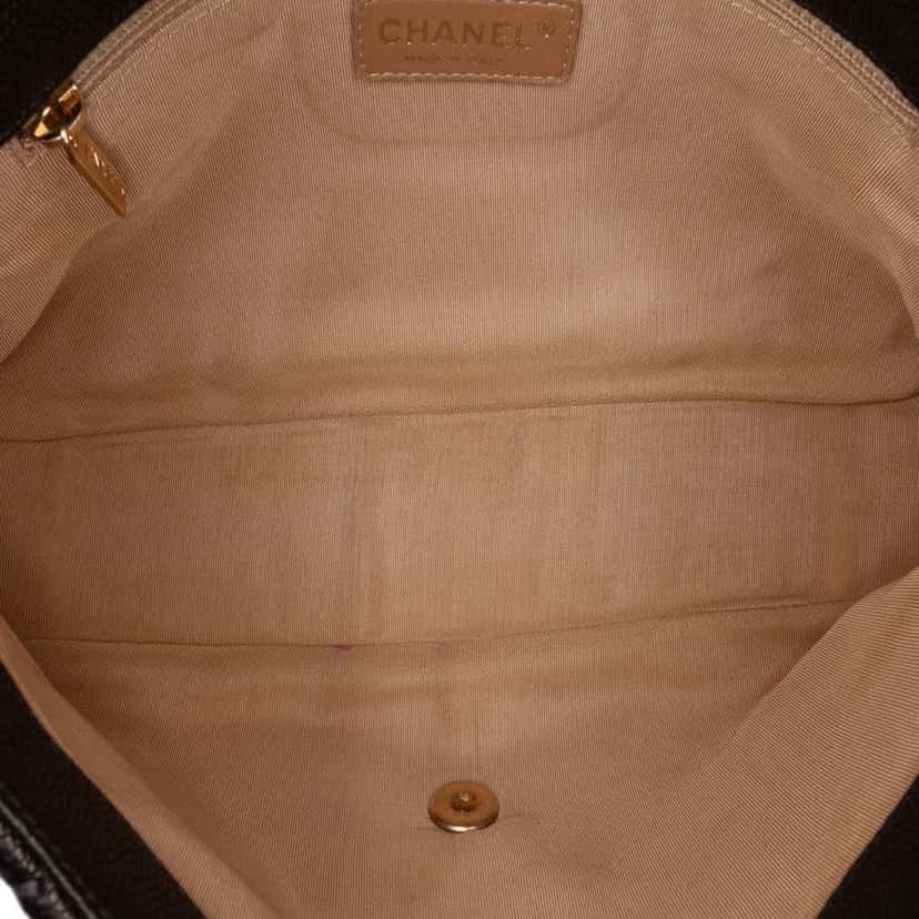 Chanel Caviar Wild Stitch Flap Black Leather Good condition - Model View