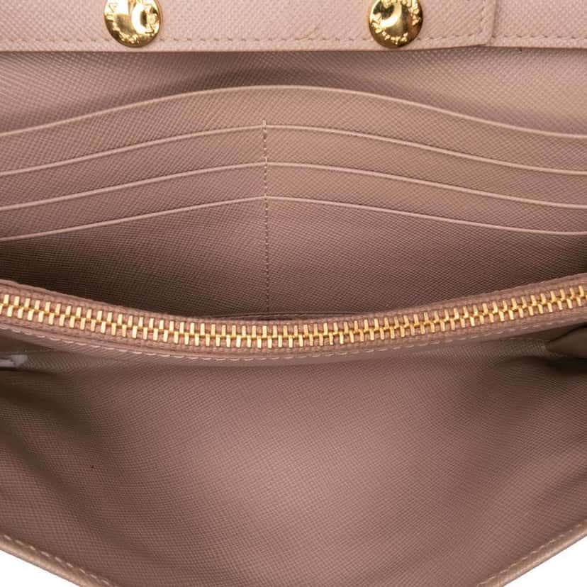Prada Saffiano Metal Oro Chain Wallet Brown Leather Good condition - Model View