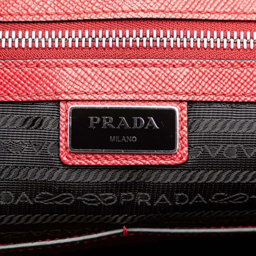 Prada Saffiano Cuir Tote Red Leather Good condition - Box View