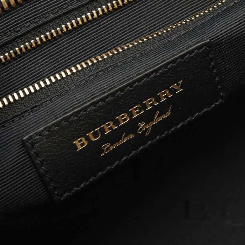 Burberry Medium Grained Leather Clifton Satchel Red Leather Good condition - Model View