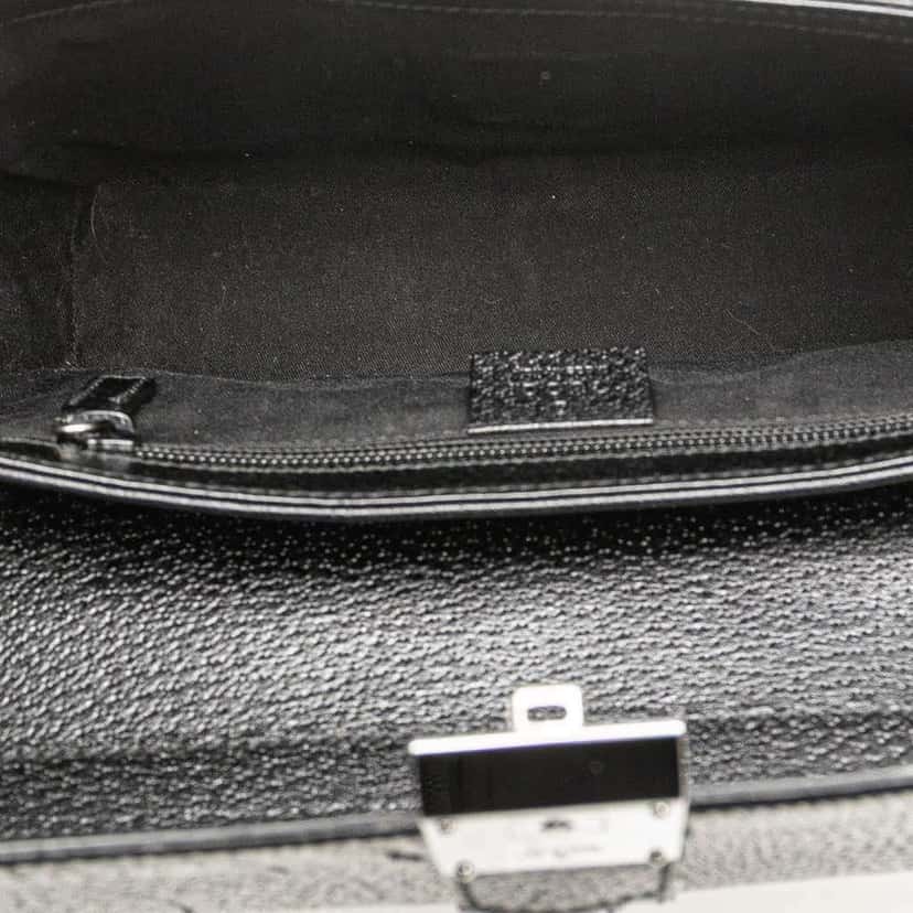Gucci Studded Leather Clutch Black Leather Good condition - Model View