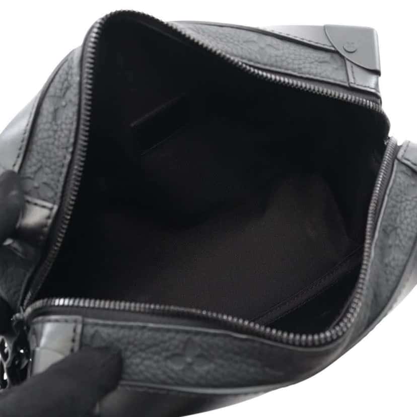 Louis Vuitton Monogram Taurillon Soft Trunk Black Leather Good condition - Inside View