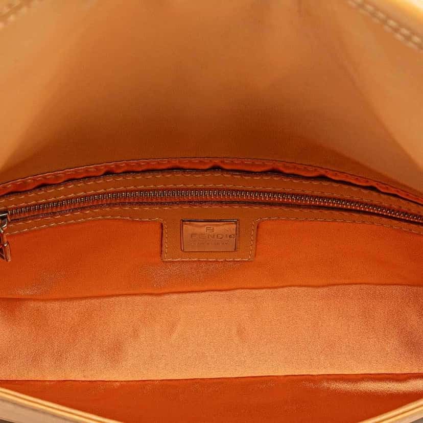 Fendi Leather FF Shoulder Bag Brown Leather Good condition - Model View