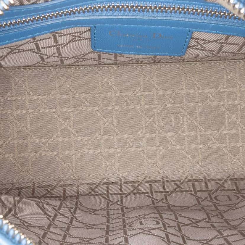 Dior Medium Lambskin Cannage Lady Dior Blue Leather Good condition - Model View
