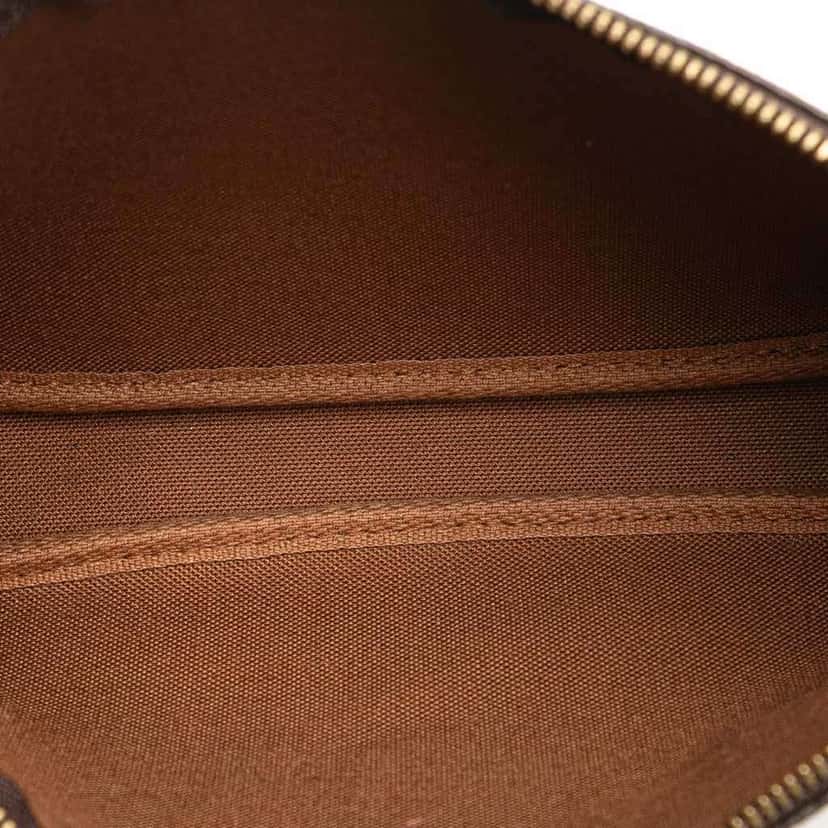 Louis Vuitton Monogram Pochette Accessoires Brown Canvas Good condition - Model View