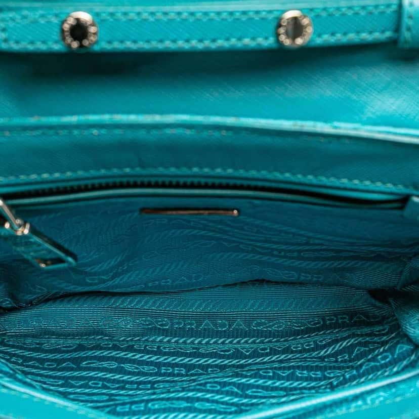 Prada Impuntu Tessuto Chain Crossbody Blue Good condition - Model View