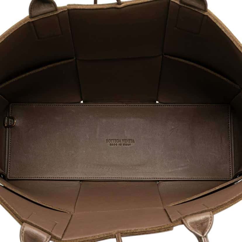 Bottega Veneta Medium Nappa Maxi Intrecciato Arco Tote Brown Leather Good condition - Model View
