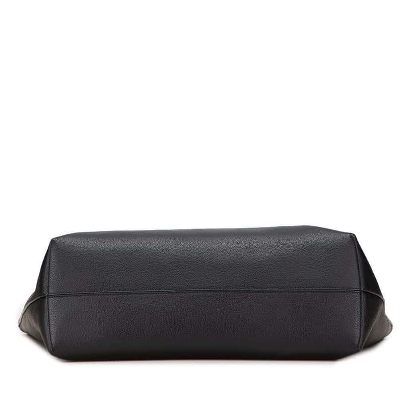 Fendi Embossed Leather Logo Tote Black Leather Good condition - Inside View