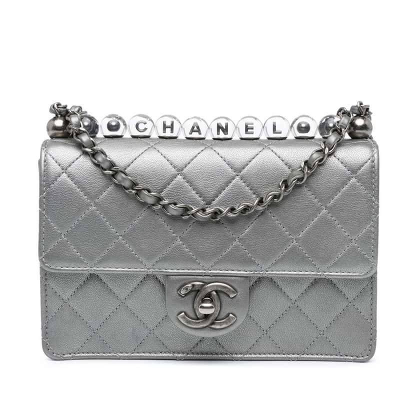 Chanel Small Metallic Goatskin Chic Pearls Flap Silver Leather Good condition - Front View