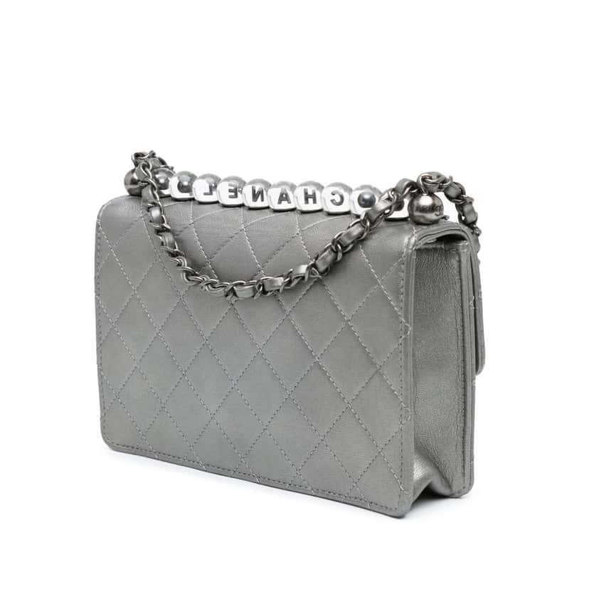 Chanel Small Metallic Goatskin Chic Pearls Flap Silver Leather Good condition - Back View
