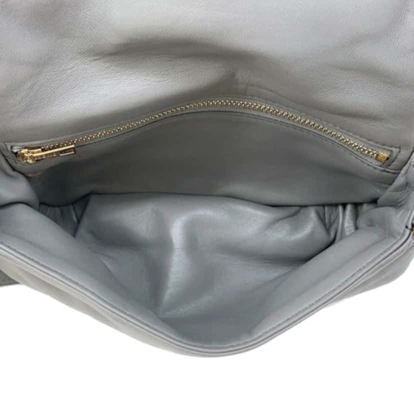 Loewe Quilted Lambskin Goya Puffer Bag Grey Leather Good condition - Model View
