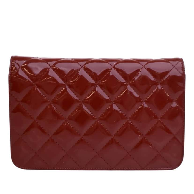 Chanel Quilted Patent Brilliant Wallet On Chain Red Leather Good condition - Model View