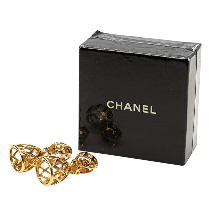 Chanel Gold Plated CC Bird Cage Drop Clip On Earrings Gold Metal Good condition - Model View