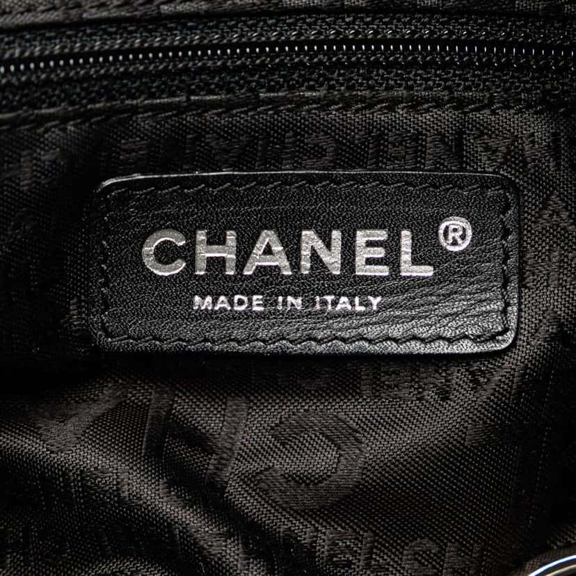 Chanel Choco Bar Caviar Shoulder Bag Black Leather Good condition - Box View