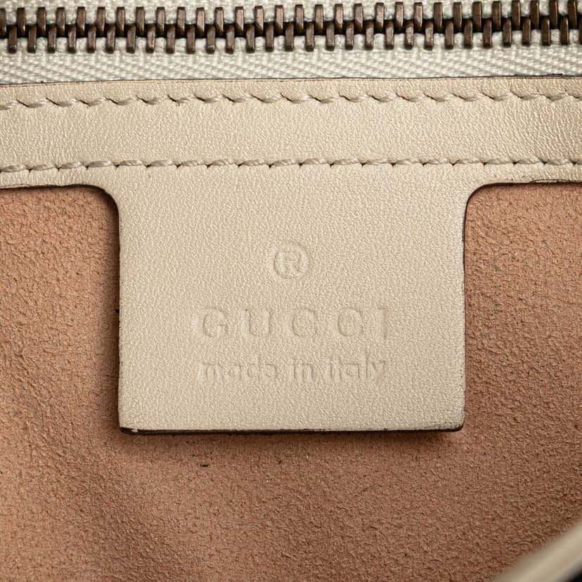 Gucci Medium GG Marmont Matelasse Leather Trompe L oeil Shoulder Bag White Leather Good condition - Box View