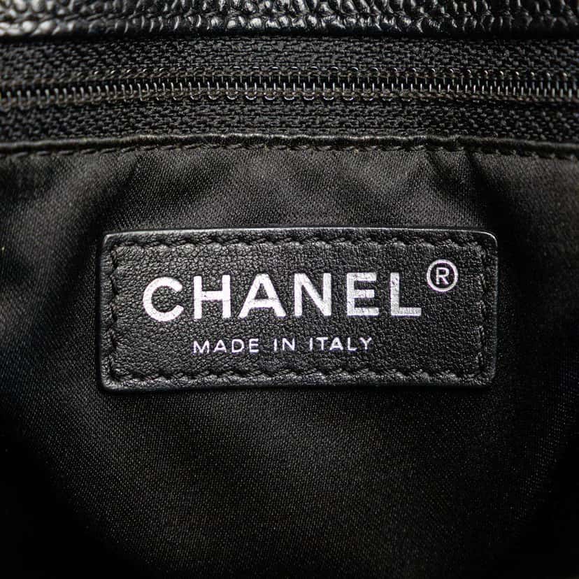 Chanel Caviar Grand Shopping Tote Black Leather Good condition - Box View