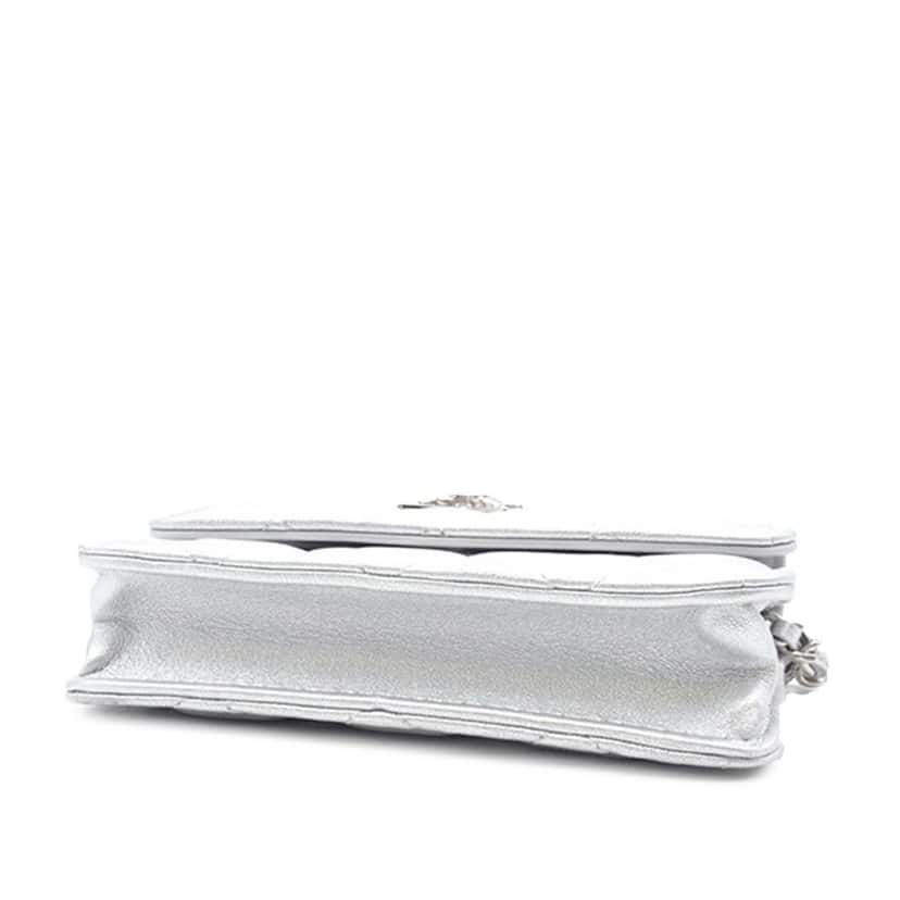 Chanel Quilted Metallic Lambskin Crystal Star Chain Flap Silver Leather Good condition - Inside View