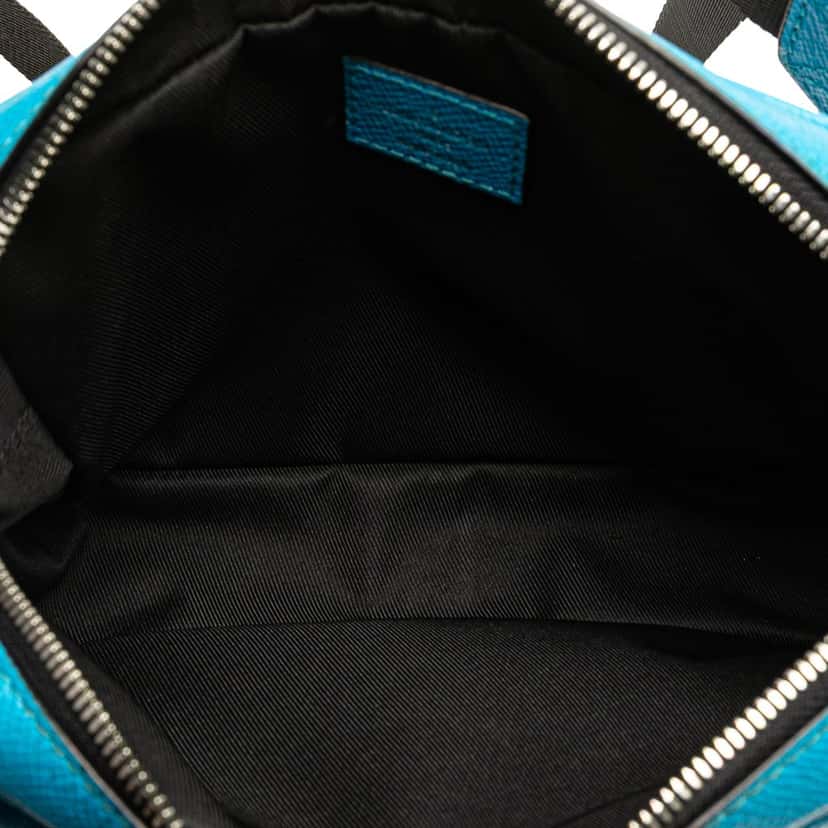 Louis Vuitton Monogram Taigarama Outdoor Bumbag Blue Canvas Good condition - Model View