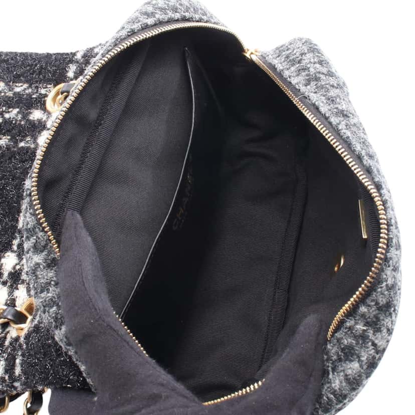 Chanel Small CC Wool Tweed Flap Black Wool Good condition - Inside View
