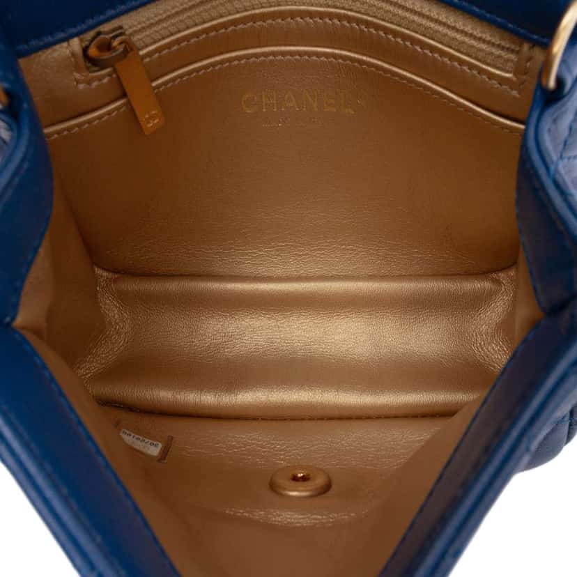 Chanel Mini Square Classic Lambskin Pearl Crush Single Flap Blue Leather Good condition - Model View