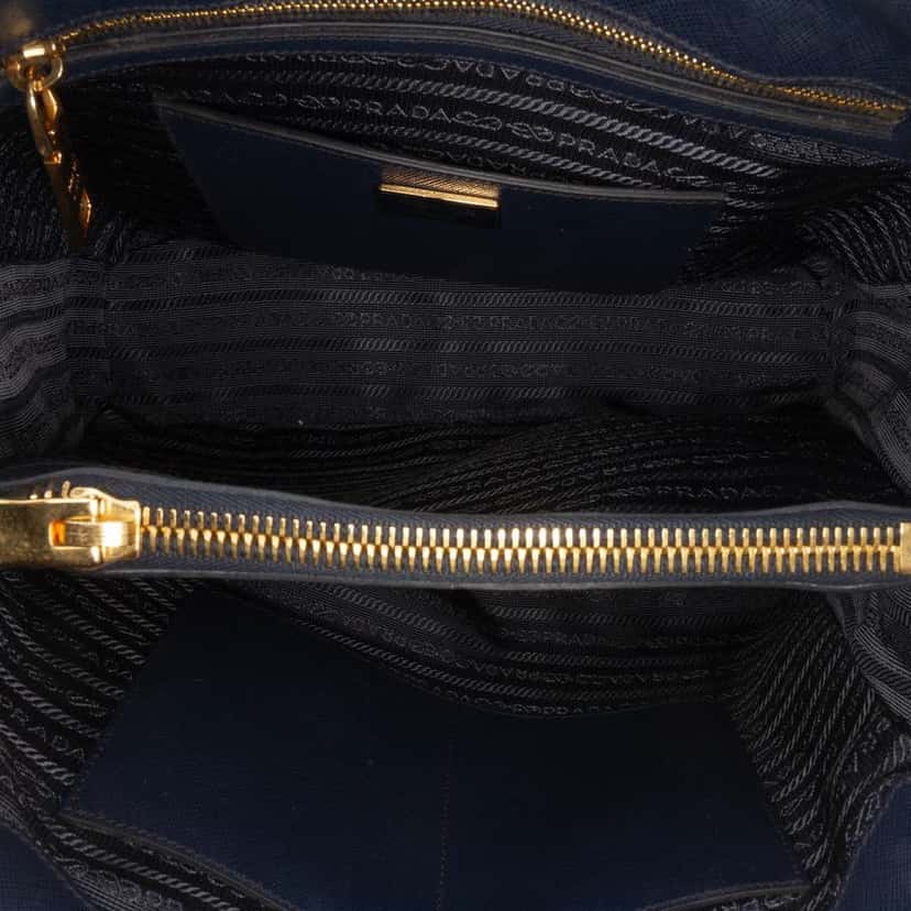 Prada Saffiano Lux Parabole Tote Blue Leather Good condition - Model View
