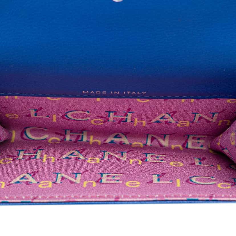 Chanel CC Quilted Lambskin Flap Card Holder Blue Leather Good condition - Model View