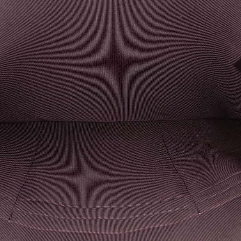 Chanel CC Quilted Lambskin Double Zip Clutch Purple Leather Good condition - Model View