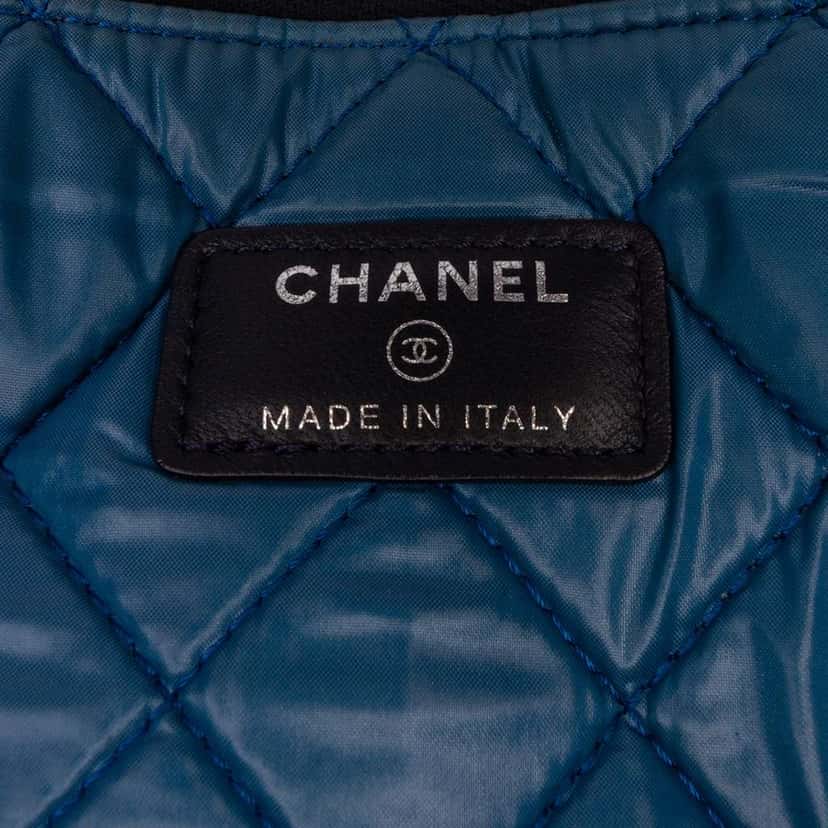 Chanel Paris Dubai Medium Printed Canvas Cosmetic Case White Canvas Good condition - Box View