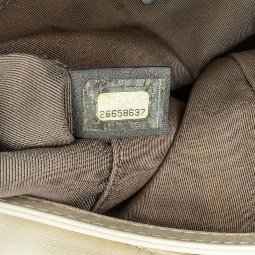 Chanel Medium Tweed and Lambskin Gabrielle Crossbody Blue Tweed Very good condition - Box View