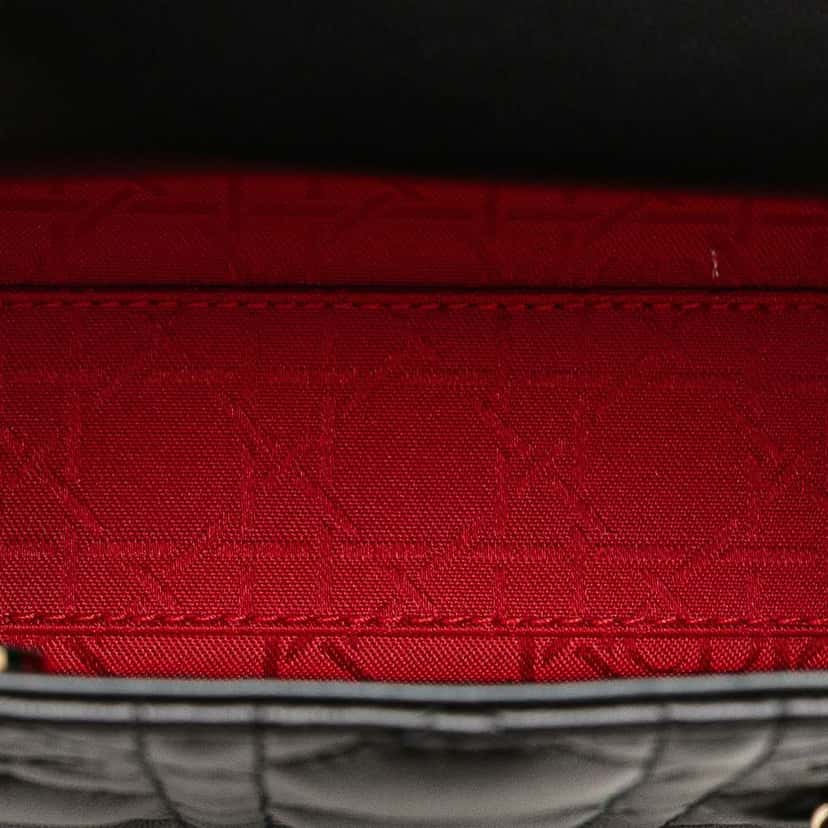 Dior Mini Lambskin Cannage Lady Dior Black Leather Good condition - Model View