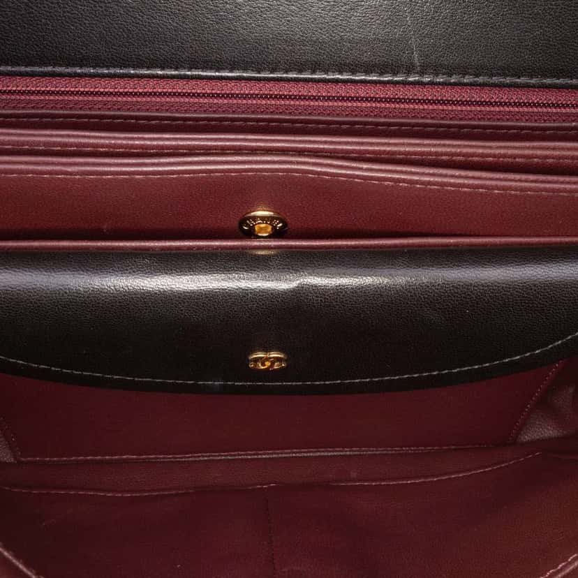 Chanel Diagonal Quilted Lambskin CC Signature Flap Black Leather Good condition - Box View