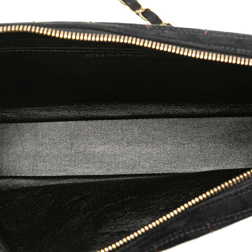 Chanel CC Chocolate Bar Suede Chain Camera Bag Black Leather Good condition - Model View