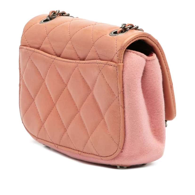 Chanel Paris Salzburg Mini Quilted Glazed Calfskin and Felt Edelweiss Flower Flap Pink Leather Very good condition - Back View