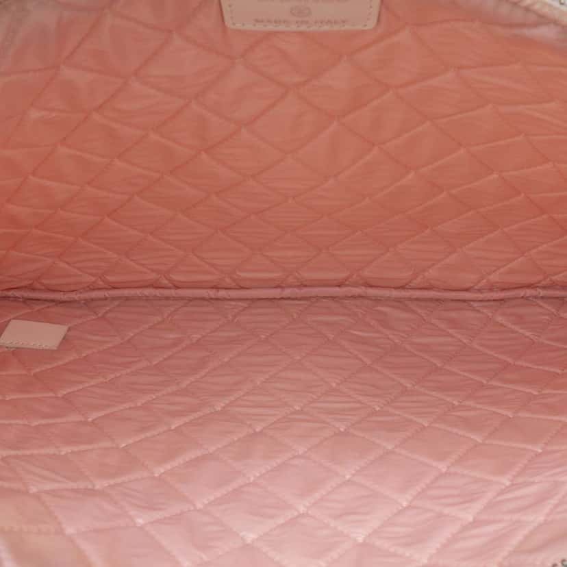 Chanel Large Quilted Printed Canvas Coco Cuba Libre O Case Clutch White Canvas Good condition - Model View