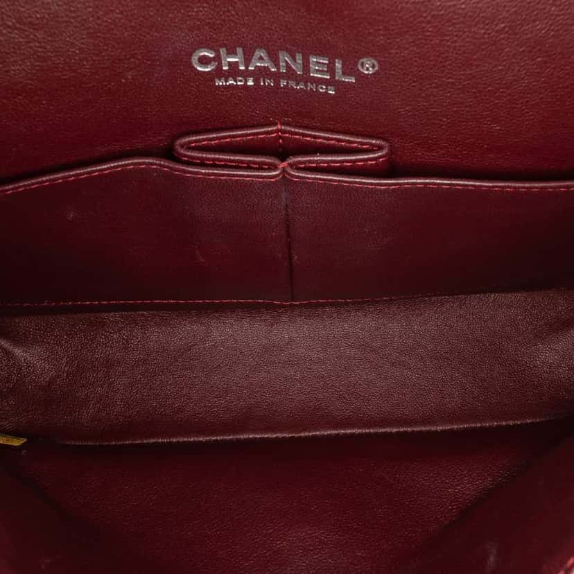 Chanel Medium Classic Caviar Double Flap Black Leather Good condition - Model View