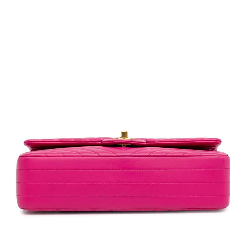 Chanel Medium Chevron Lambskin Double Flap Pink Leather Good condition - Model View