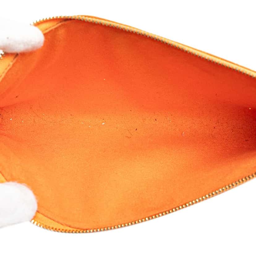 Louis Vuitton Epi Pochette Accessoires Orange Leather Very good condition - Model View
